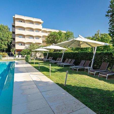 Hotel La Pergola Lignano Sabbiadoro Buitenkant foto