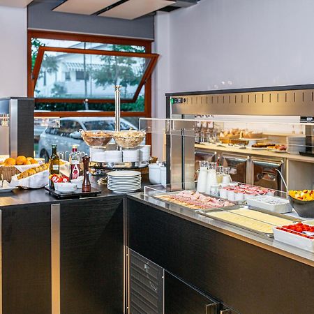 Hotel La Pergola Lignano Sabbiadoro Buitenkant foto