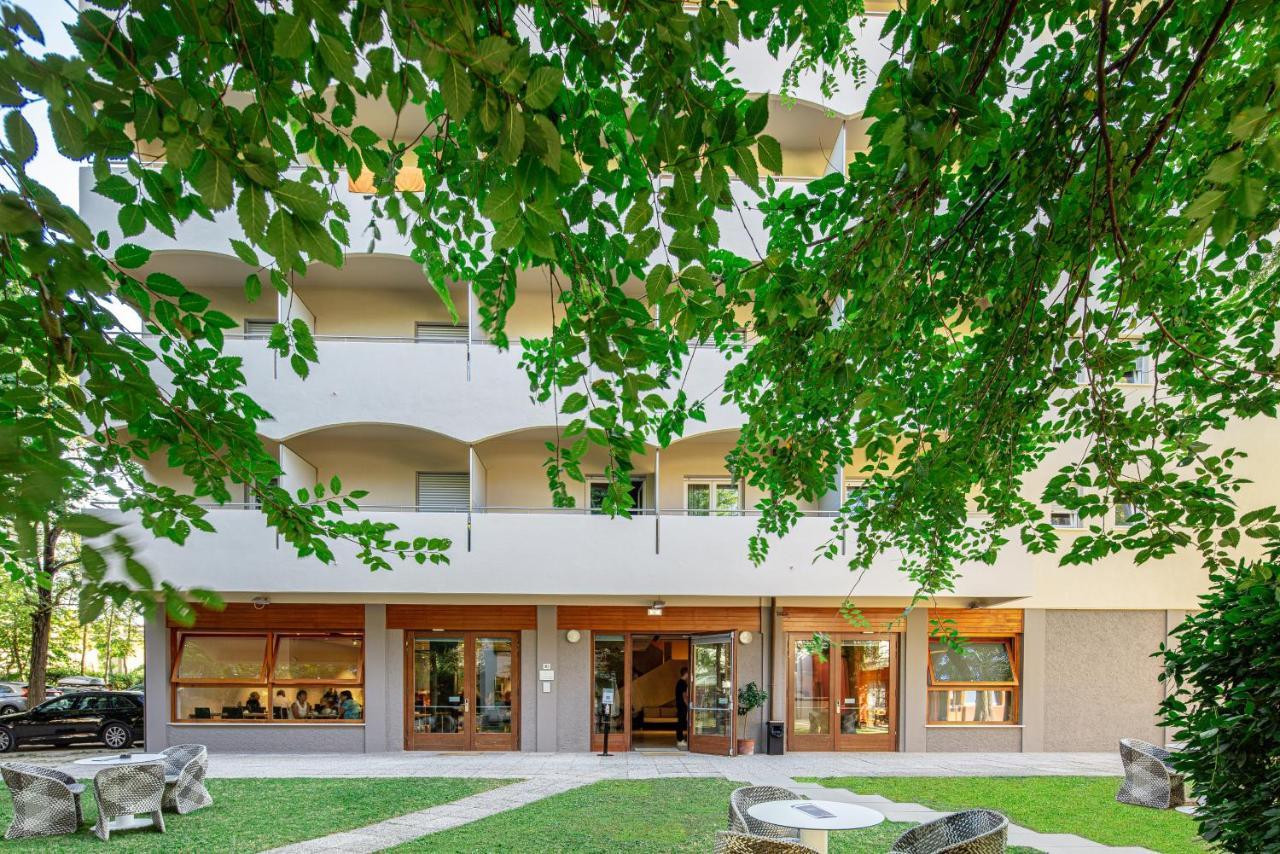 Hotel La Pergola Lignano Sabbiadoro Buitenkant foto