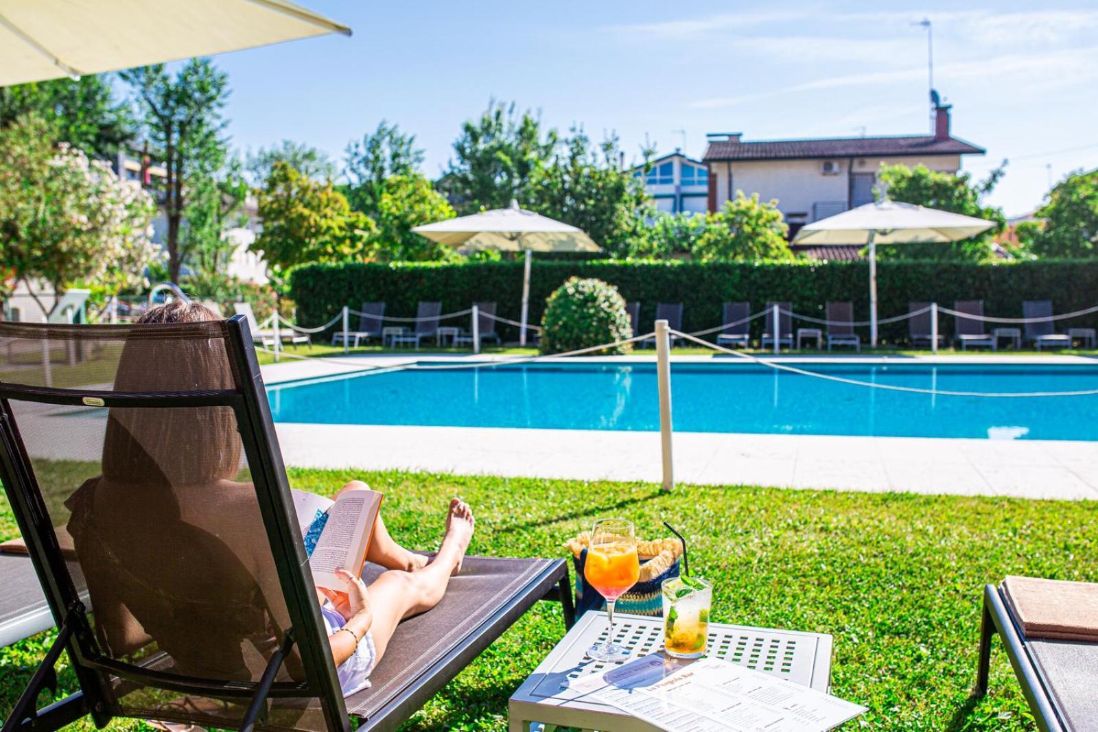 Hotel La Pergola Lignano Sabbiadoro Buitenkant foto