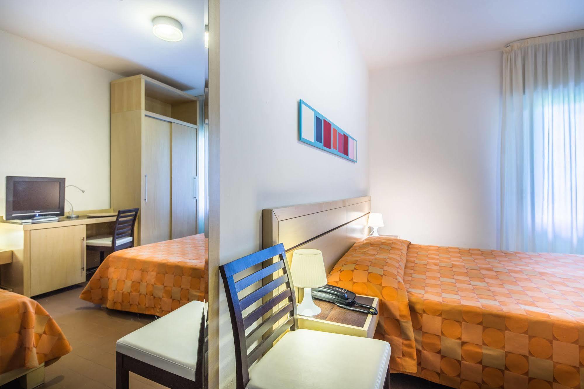 Hotel La Pergola Lignano Sabbiadoro Buitenkant foto