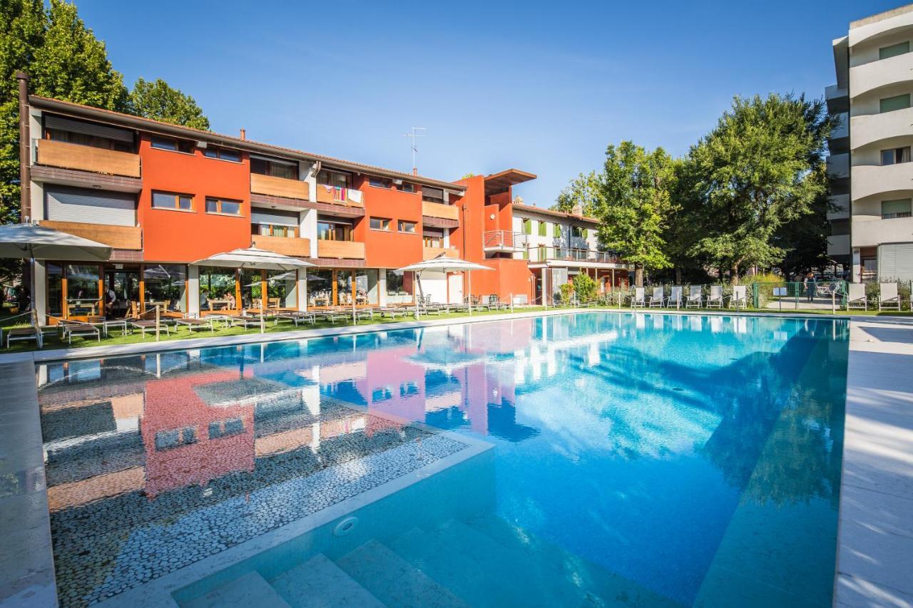 Hotel La Pergola Lignano Sabbiadoro Buitenkant foto